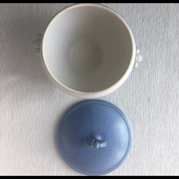 HANDMADE porcelain covered dish - Picture 2 of 6